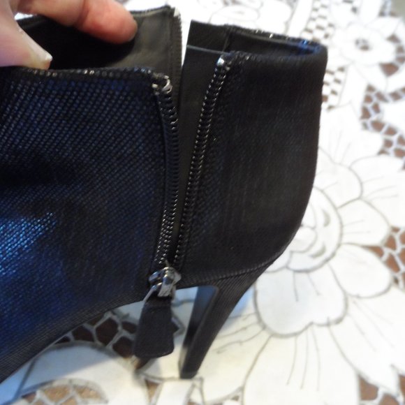 Chanel Black Metallic Canvas/Black Patent Leather Cap Toe Ankle Boots Size 38.5B - Picture 9 of 16